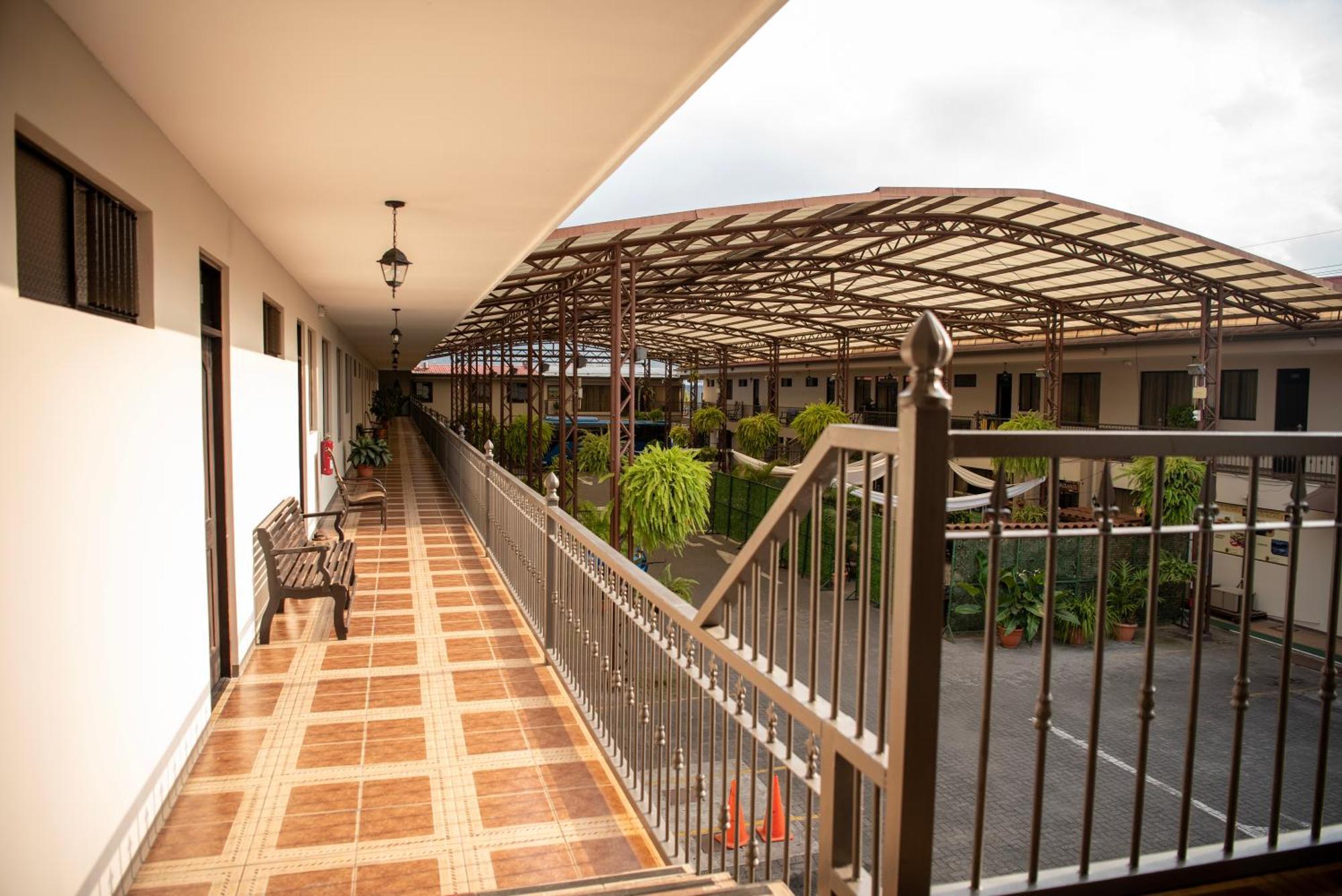 Hotel Y Restaurante El Guarco Cartago Eksteriør bilde