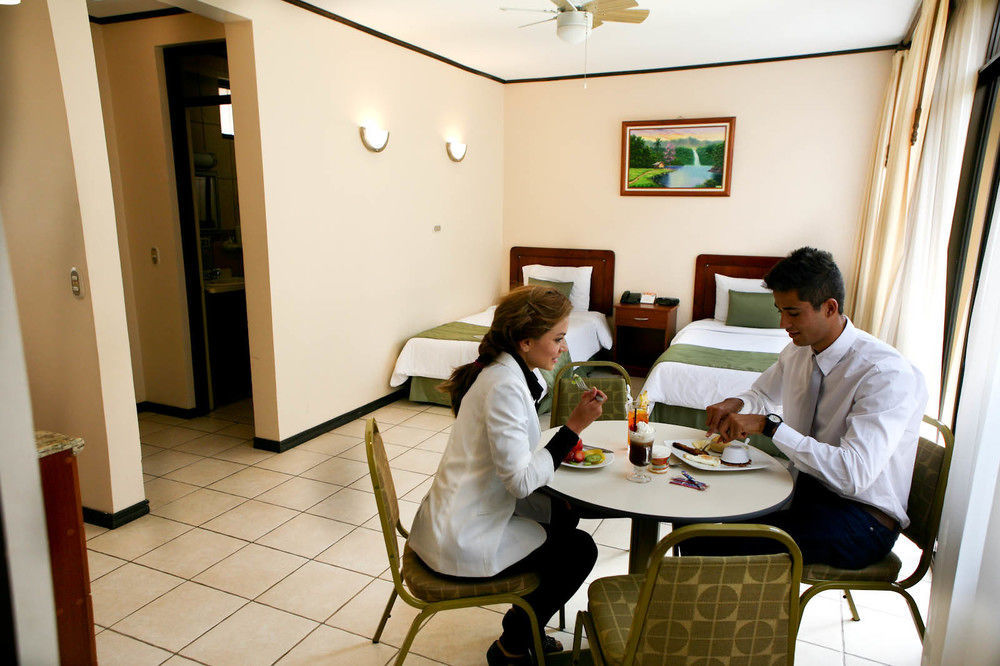 Hotel Y Restaurante El Guarco Cartago Eksteriør bilde