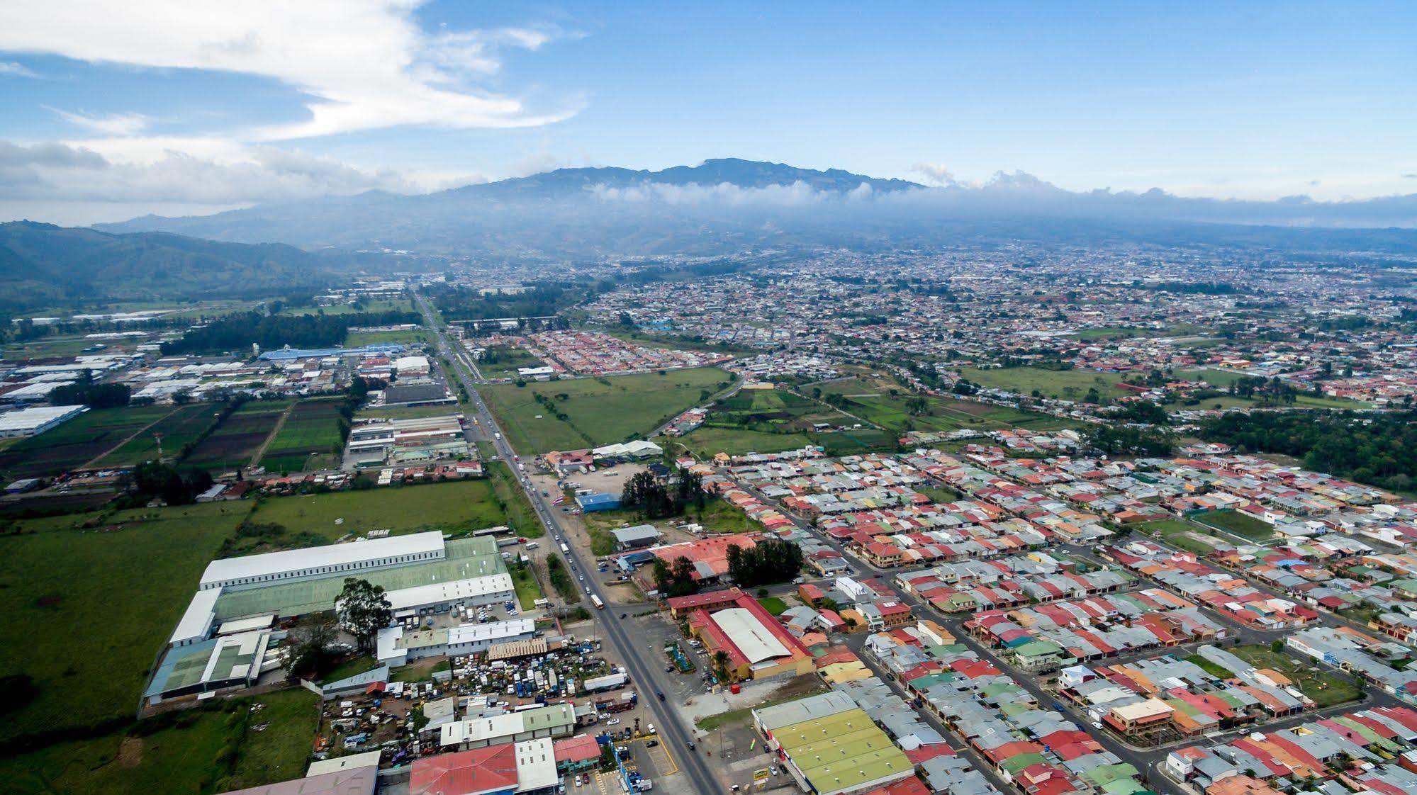 Hotel Y Restaurante El Guarco Cartago Eksteriør bilde